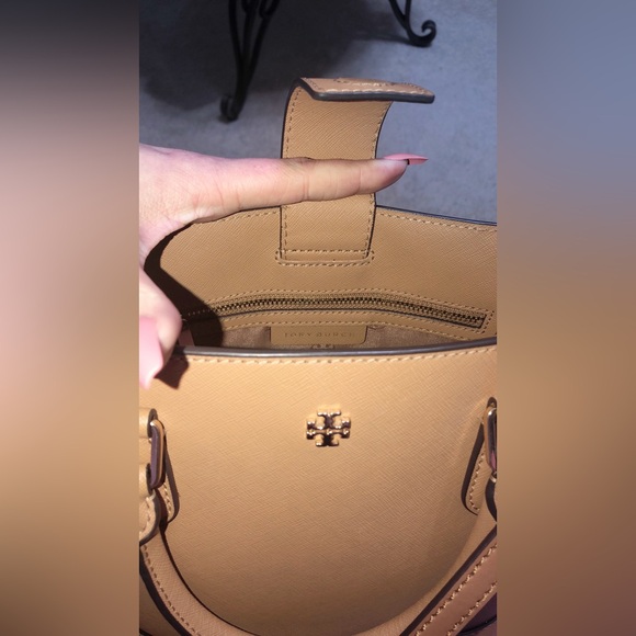 Tory Burch Bucket Bag Crossbody - Picture 6 of 9